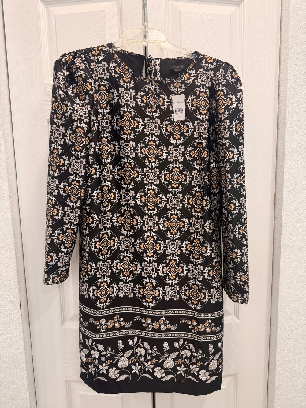 Ann Taylor Black Long Sleeve Medallion Print Dress